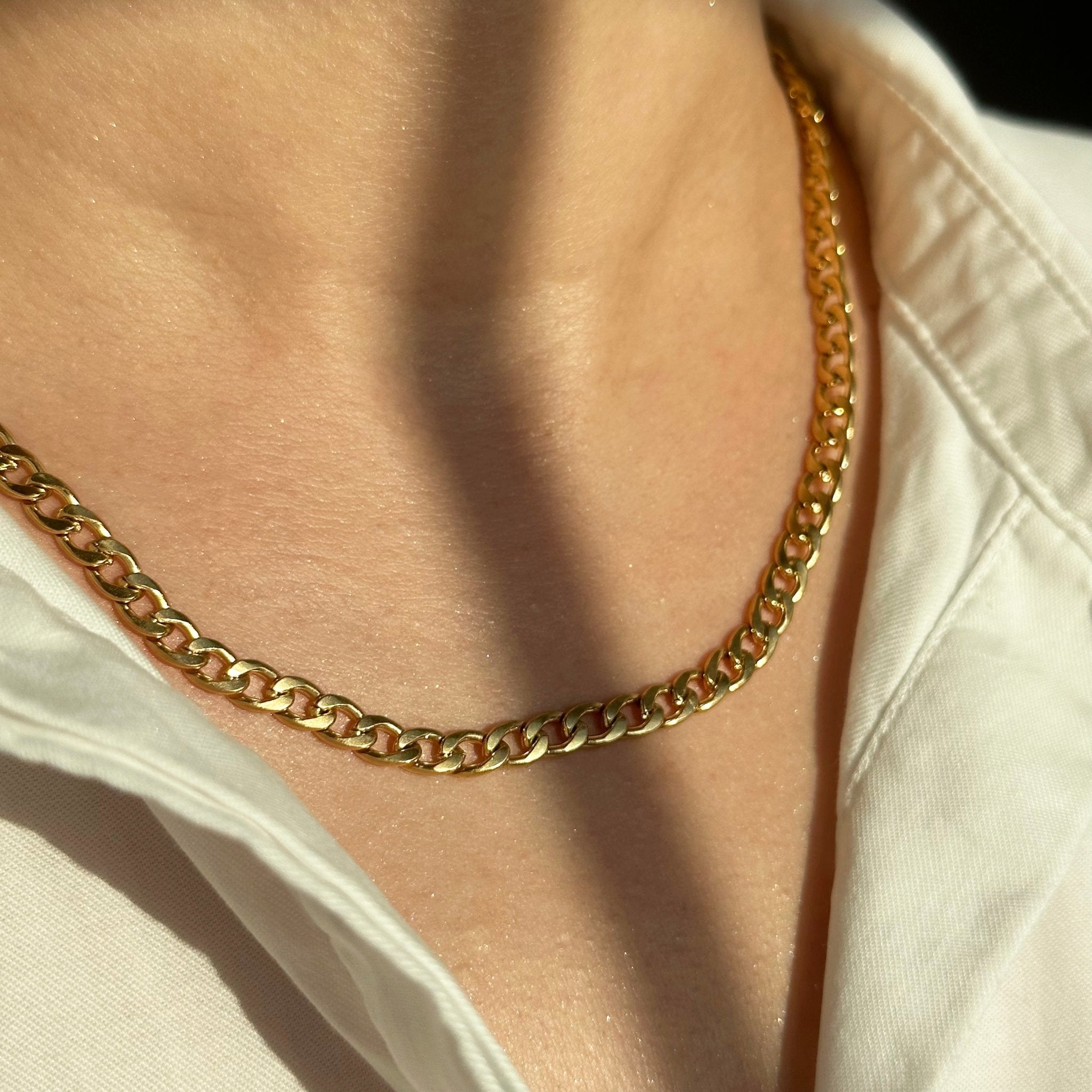 Buy Revere 9ct Gold Twist Curb Chain 18 Inch Necklace | Womens necklaces |  Argos
